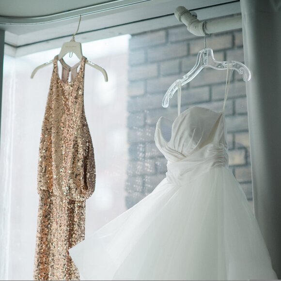 Hayley Paige, Londyn Gown, Size 4 Ivory Wedding Dress - Picture 3 of 10